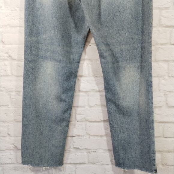 E BDG Women's Light Wash Distressed Ripped Slim Straight Blue Denim Jeans NWT 28 - Picture 7 of 10
